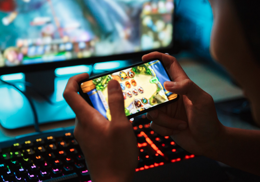 Mastering Online Gaming: Video, Mobile Games Programming and Development